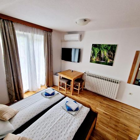 House Ana Bed & Breakfast Plitvička Jezera Eksteriør bilde