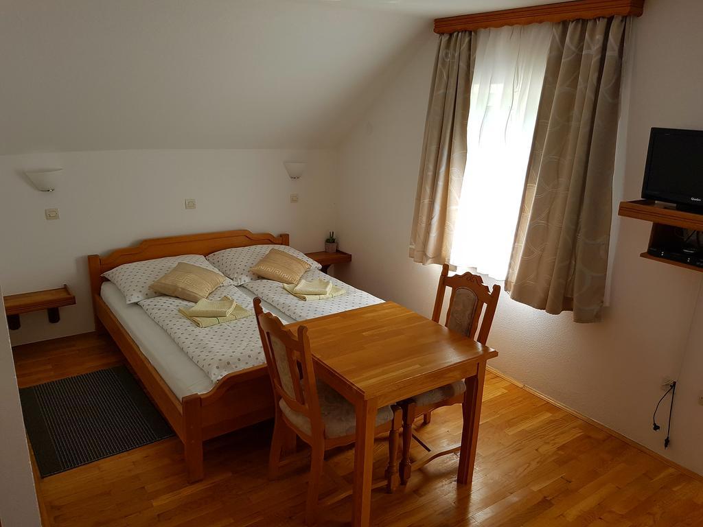 House Ana Bed & Breakfast Plitvička Jezera Eksteriør bilde