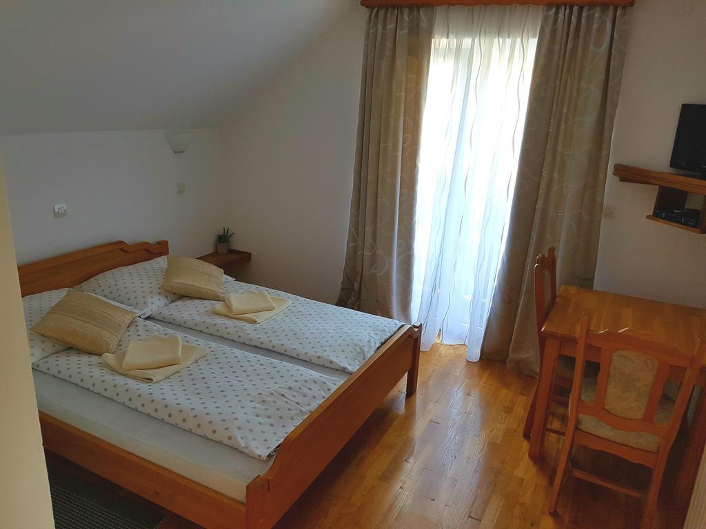 House Ana Bed & Breakfast Plitvička Jezera Eksteriør bilde