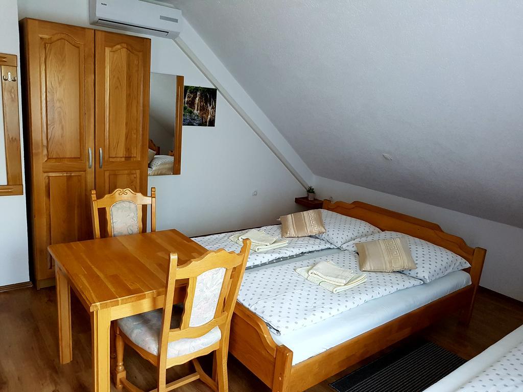 House Ana Bed & Breakfast Plitvička Jezera Eksteriør bilde